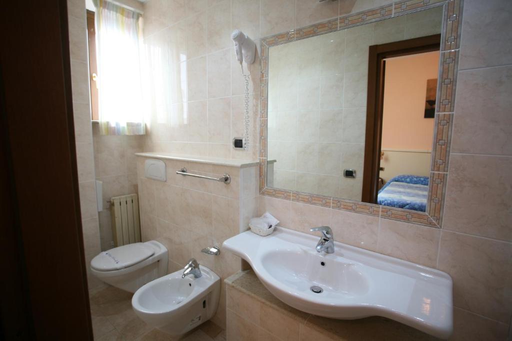 Hotel I Duchi Camerino Quarto foto
